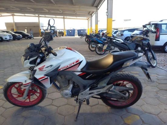  CB 250F TWISTER CBS ANO 2022/2022