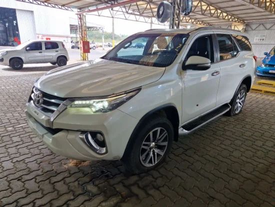  Hilux SW SRX 2.8 AT 4X4 FD ANO 2017/2017